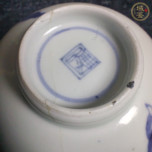 古玩陶瓷青花過(guò)墻龍杯真品鑒賞圖