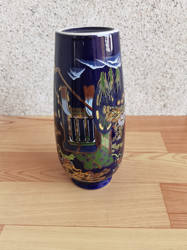 古玩陶瓷藍(lán)釉彩繪描金瓶拍賣,當(dāng)前價(jià)格298元