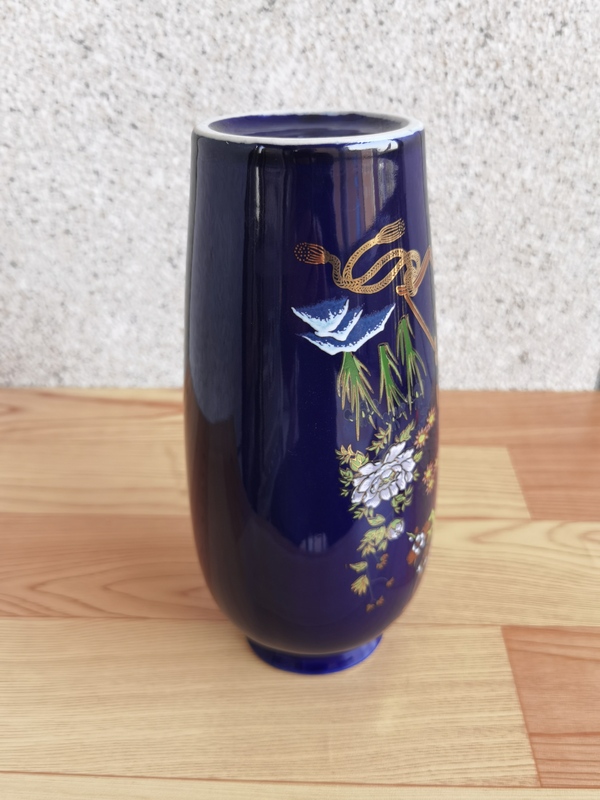 古玩陶瓷藍(lán)釉彩繪描金瓶拍賣,當(dāng)前價(jià)格298元