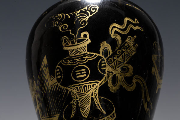 古玩陶瓷晚清·烏金釉描金博古紋觀音瓶拍賣(mài),當(dāng)前價(jià)格388元