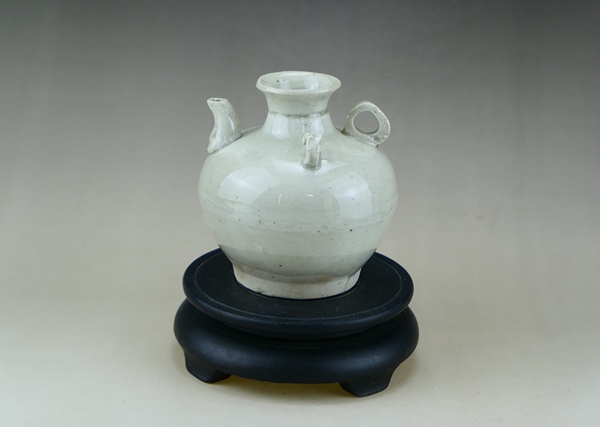 古玩轉(zhuǎn)賣明晚期·青白釉三系執(zhí)壺拍賣,當(dāng)前價(jià)格180元