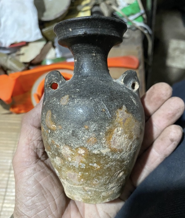 古玩轉賣褐釉盤口瓶拍賣,當前價格22000元