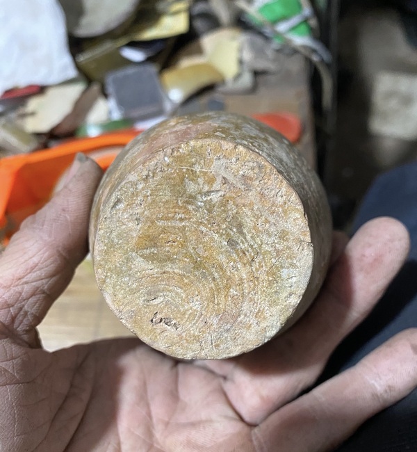 古玩陶瓷褐釉盤口瓶拍賣,當(dāng)前價格0元