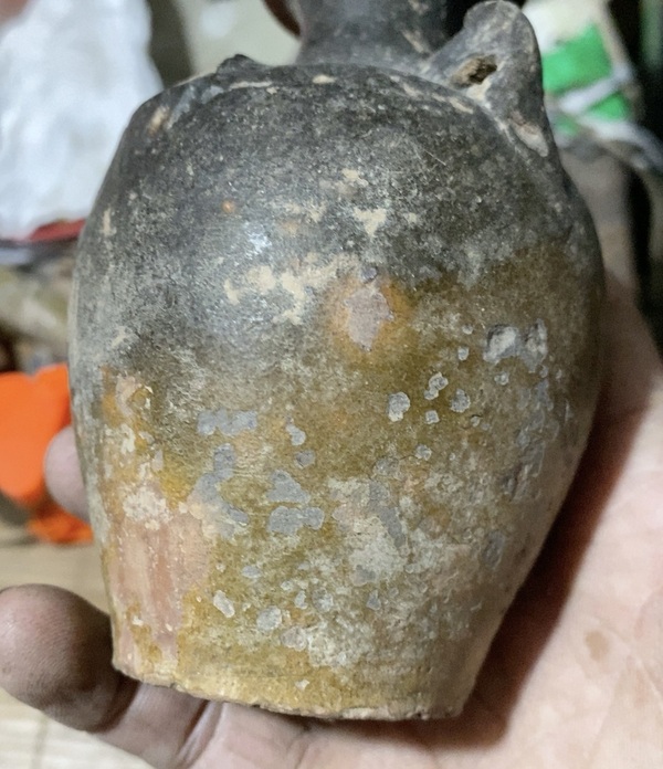 古玩陶瓷褐釉盤口瓶拍賣,當(dāng)前價格0元