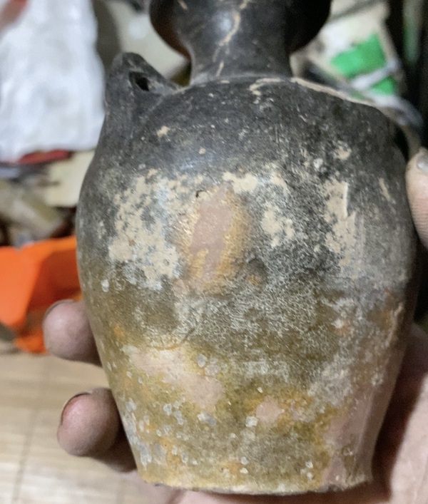 古玩陶瓷褐釉盤口瓶拍賣,當(dāng)前價格0元