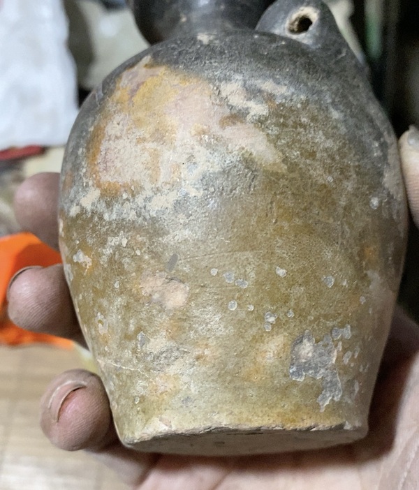 古玩陶瓷褐釉盤口瓶拍賣,當(dāng)前價格0元