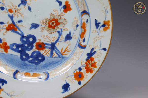 古玩陶瓷清康熙·青花礬紅描金洞石花卉紋折沿盤真品鑒賞圖