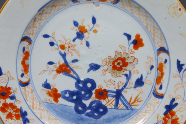 古玩陶瓷清康熙·青花礬紅描金洞石花卉紋折沿盤真品鑒賞圖