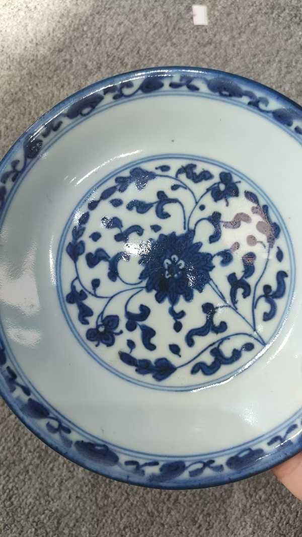 古玩陶瓷青花纏枝花卉紋盤拍賣，當(dāng)前價(jià)格1600元
