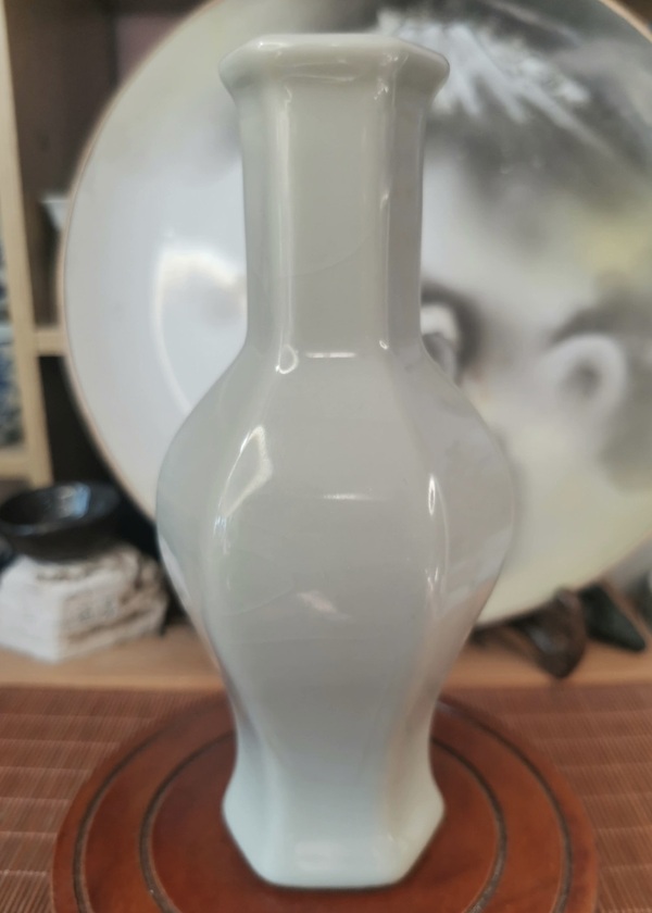 古玩陶瓷六方瓶拍賣，當前價格399元
