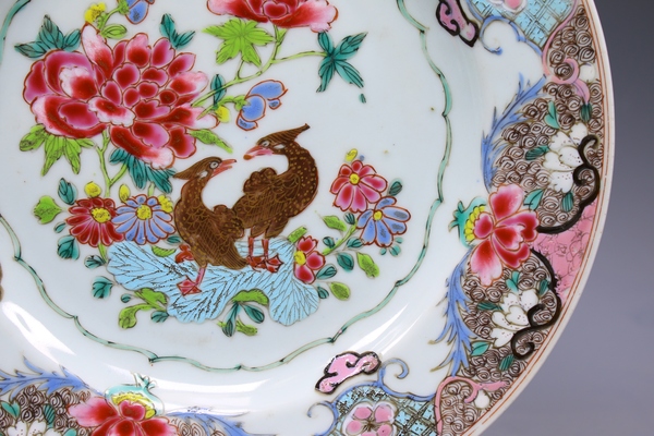 古玩陶瓷清雍正·粉彩如意紋開(kāi)窗大雁互食圖牡丹紋折沿盤(pán)拍賣，當(dāng)前價(jià)格984元