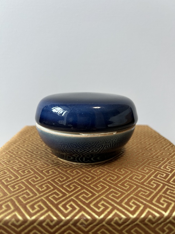 古玩陶瓷清·雍正寶石藍釉盒拍賣,當前價格10000元