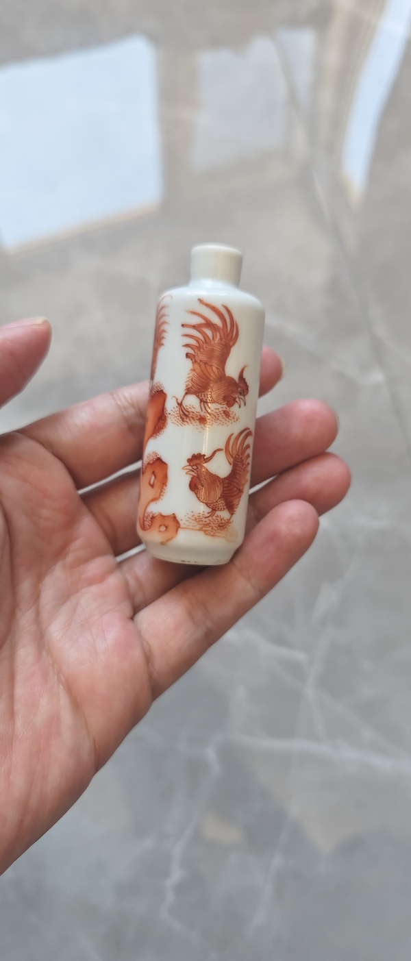 古玩陶瓷礬紅官上加官鼻煙壺拍賣，當(dāng)前價(jià)格3500元