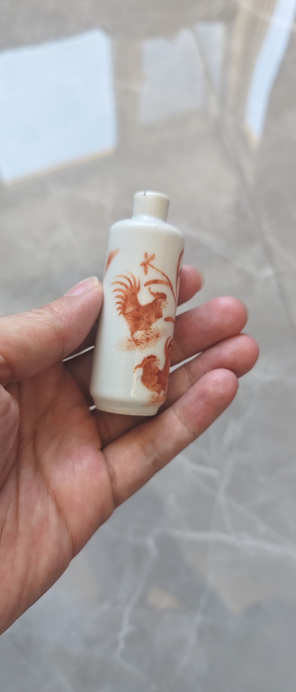 古玩陶瓷礬紅官上加官鼻煙壺拍賣，當(dāng)前價(jià)格3500元