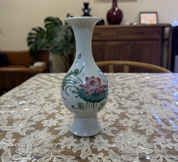 古玩陶瓷雍正粉彩荷塘花卉紋琵琶瓶拍賣,當前價格5200元