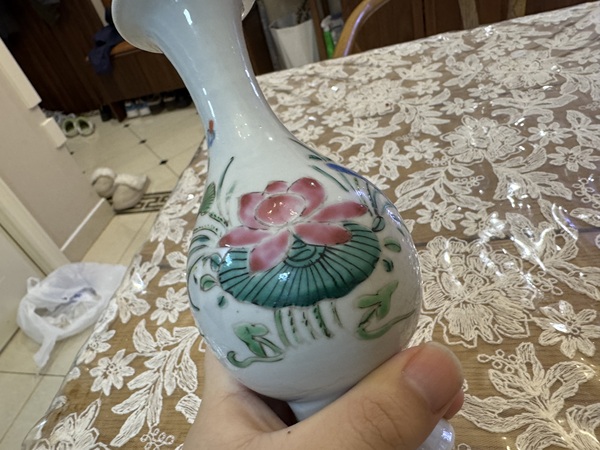 古玩陶瓷雍正粉彩荷塘花卉紋琵琶瓶拍賣,當前價格5200元
