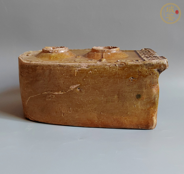 古玩陶瓷黃釉印花陶灶真品鑒賞圖