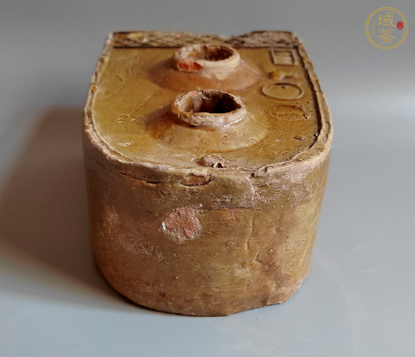 古玩陶瓷黃釉印花陶灶真品鑒賞圖