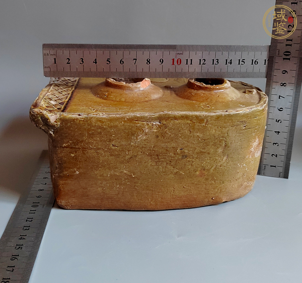 古玩陶瓷黃釉印花陶灶真品鑒賞圖