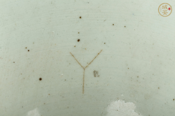 古玩陶瓷清中·青花纏枝花卉紋卷缸真品鑒賞圖