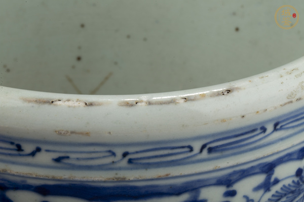 古玩陶瓷清中·青花纏枝花卉紋卷缸真品鑒賞圖