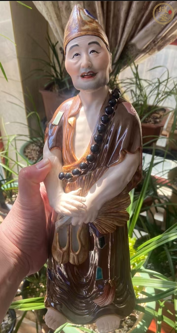 古玩陶瓷濟(jì)公塑像真品鑒賞圖