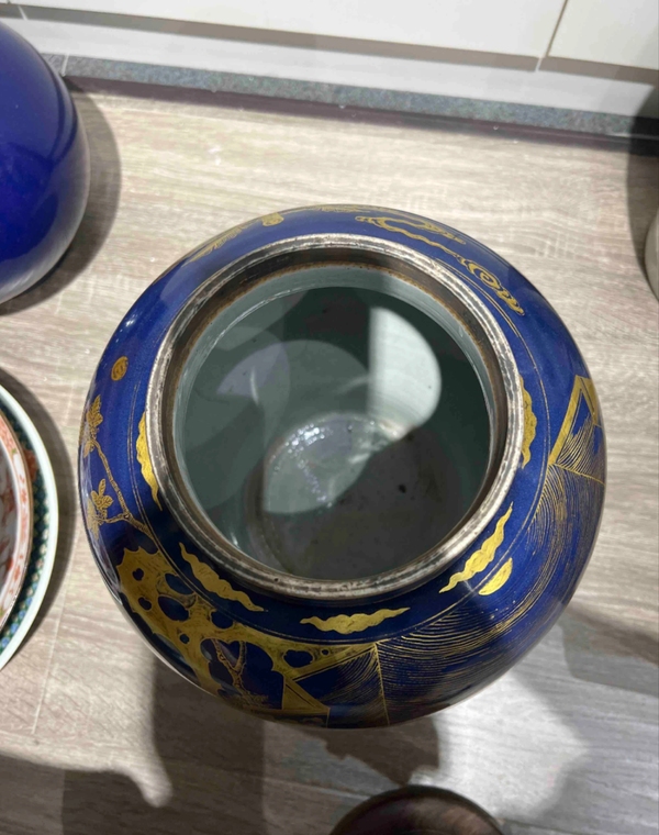 古玩陶瓷清乾隆-藍釉描金仕女嬰戲紋將軍罐拍賣，當前價格39999元