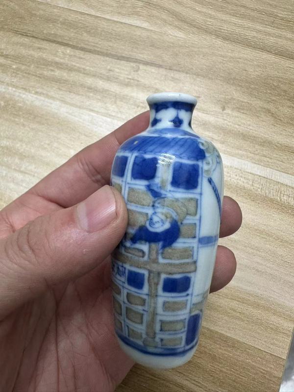 古玩陶瓷青花釉里紅(采花大盜)鼻煙壺拍賣,當(dāng)前價格10888元