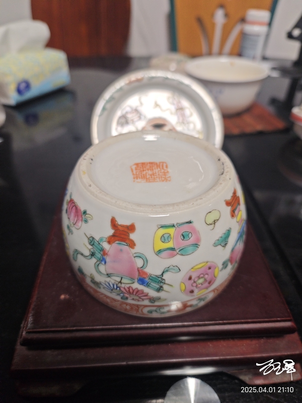 古玩陶瓷民國黑地百花不落地筆舔拍賣，當前價格338元