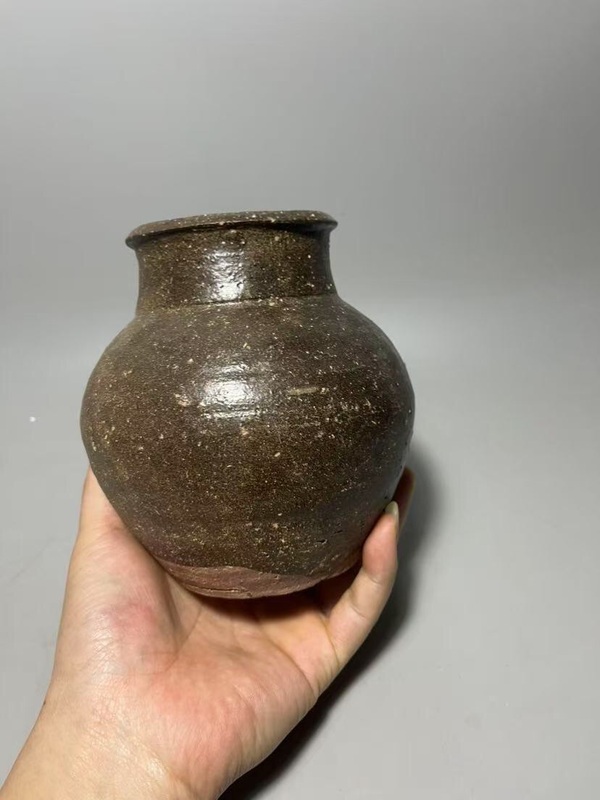古玩陶瓷贛州窯褐釉罐拍賣,當(dāng)前價(jià)格0元