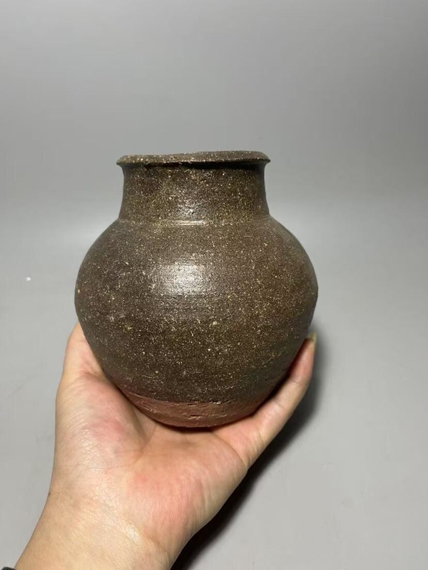 古玩陶瓷贛州窯褐釉罐拍賣,當(dāng)前價(jià)格0元