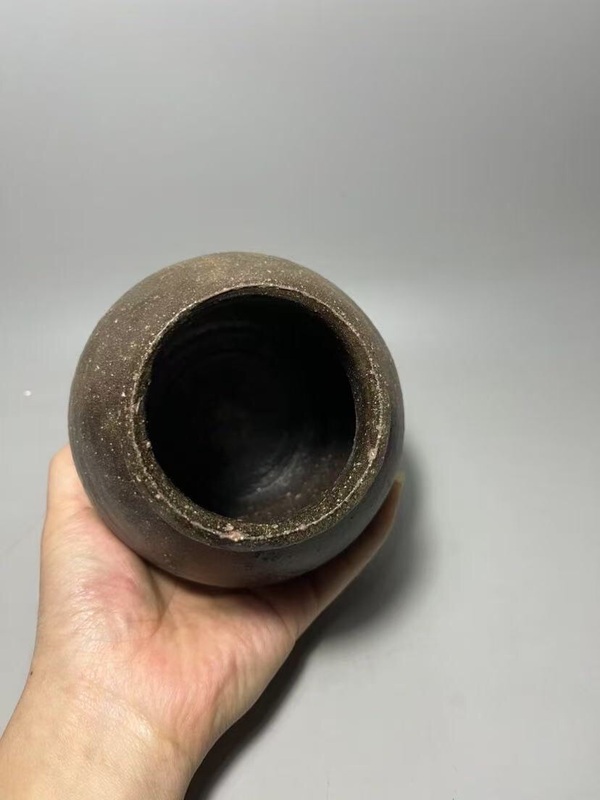 古玩陶瓷贛州窯褐釉罐拍賣,當(dāng)前價(jià)格0元