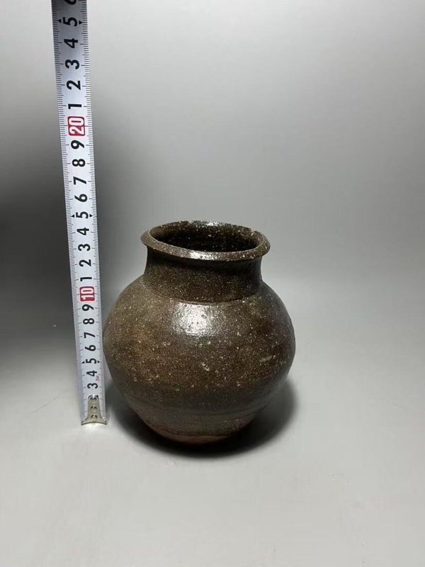 古玩陶瓷贛州窯褐釉罐拍賣,當(dāng)前價(jià)格0元