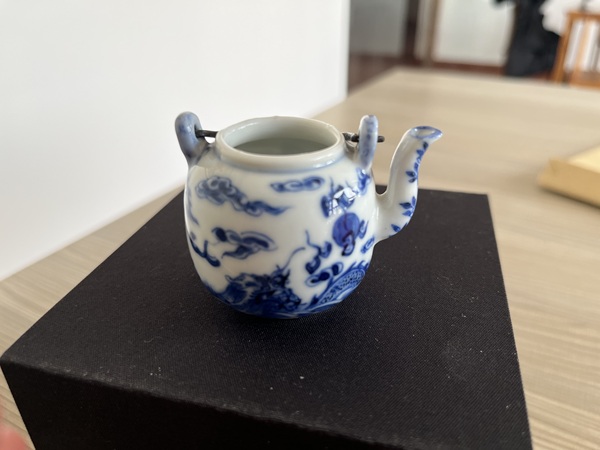 古玩陶瓷清晚期青花龍鳳紋提梁壺文房水滴拍賣,當前價格6888元