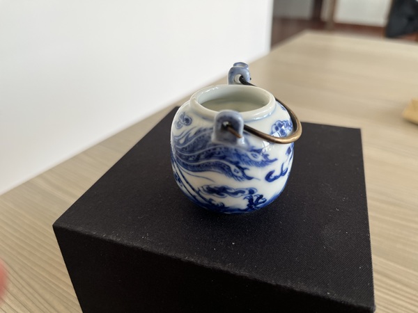 古玩陶瓷清晚期青花龍鳳紋提梁壺文房水滴拍賣,當前價格6888元