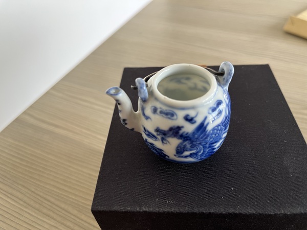 古玩陶瓷清晚期青花龍鳳紋提梁壺文房水滴拍賣,當前價格6888元
