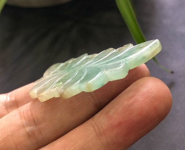 古玩玉器清代翡翠雕“花卉佩”拍賣，當(dāng)前價(jià)格2500元