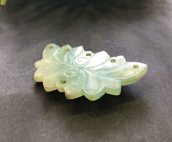 古玩玉器清代翡翠雕“花卉佩”拍賣，當(dāng)前價(jià)格2500元