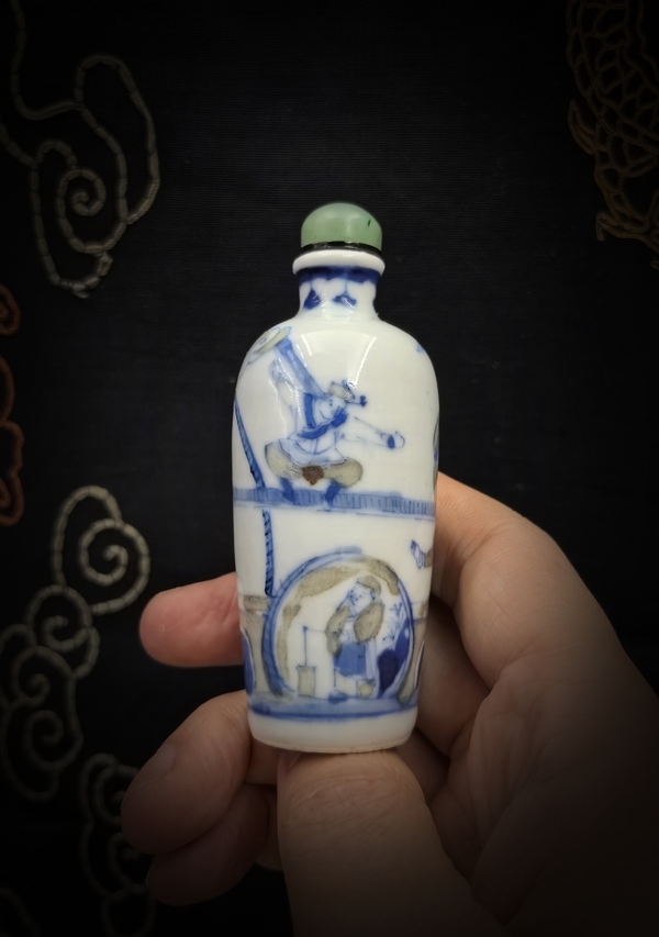 古玩陶瓷青花釉里紅(采花大盜)鼻煙壺拍賣,當(dāng)前價格10888元