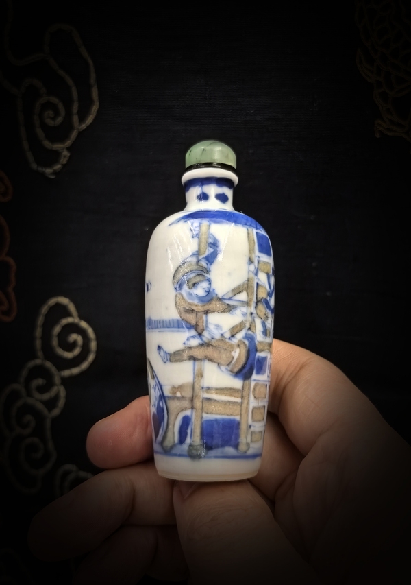 古玩陶瓷青花釉里紅(采花大盜)鼻煙壺拍賣,當(dāng)前價格10888元