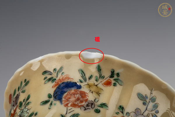 古玩陶瓷清康熙·米黃釉青花五彩花鳥紋花口杯真品鑒賞圖