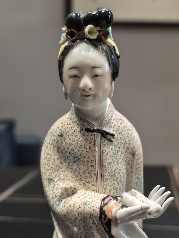 古玩陶瓷粉彩黛玉葬花造像拍賣,當前價格3918元