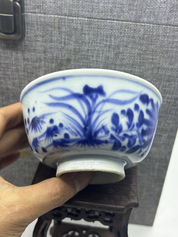 古玩陶瓷清代.梅蘭菊青花茶碗拍賣,當前價格0元