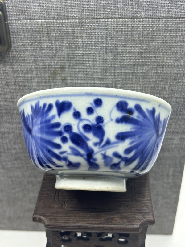 古玩陶瓷清代.梅蘭菊青花茶碗拍賣,當前價格0元