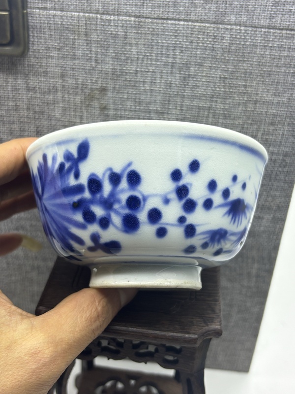 古玩陶瓷清代.梅蘭菊青花茶碗拍賣,當前價格0元