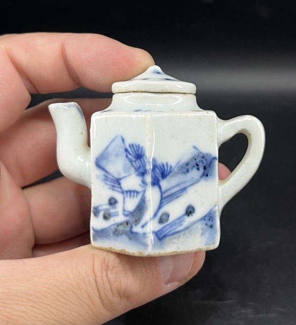 古玩陶瓷青花山水六方壺拍賣,當前價格1500元