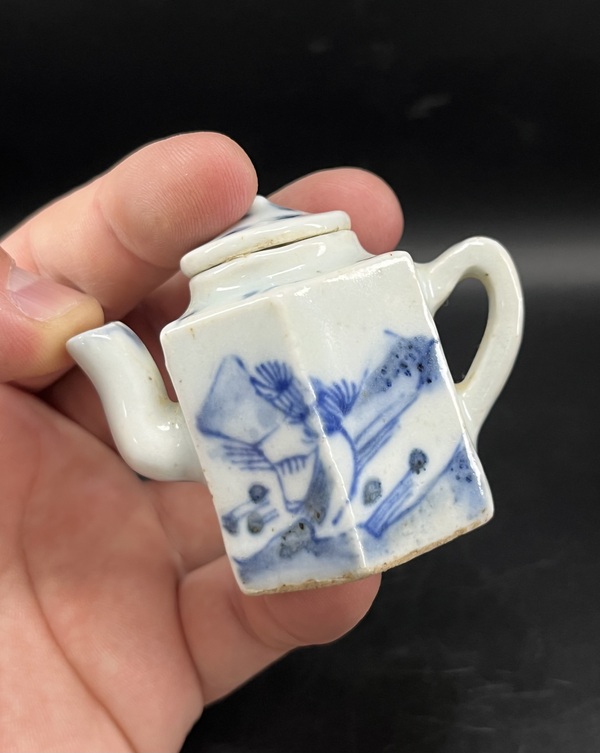 古玩陶瓷青花山水六方壺拍賣,當前價格1500元