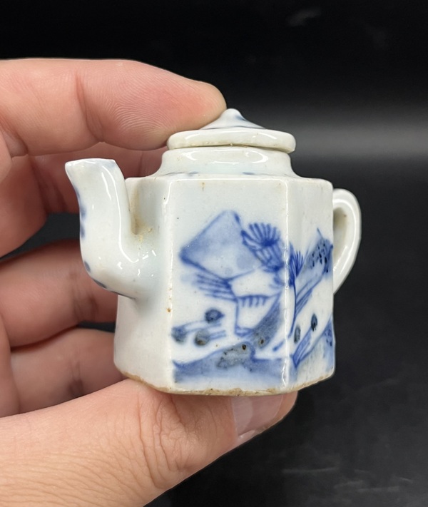 古玩陶瓷青花山水六方壺拍賣,當前價格1500元