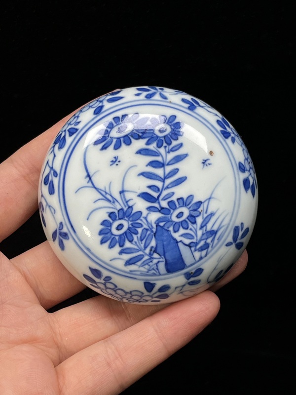 古玩陶瓷康熙花卉紋青花印泥盒拍賣，當(dāng)前價格5800元