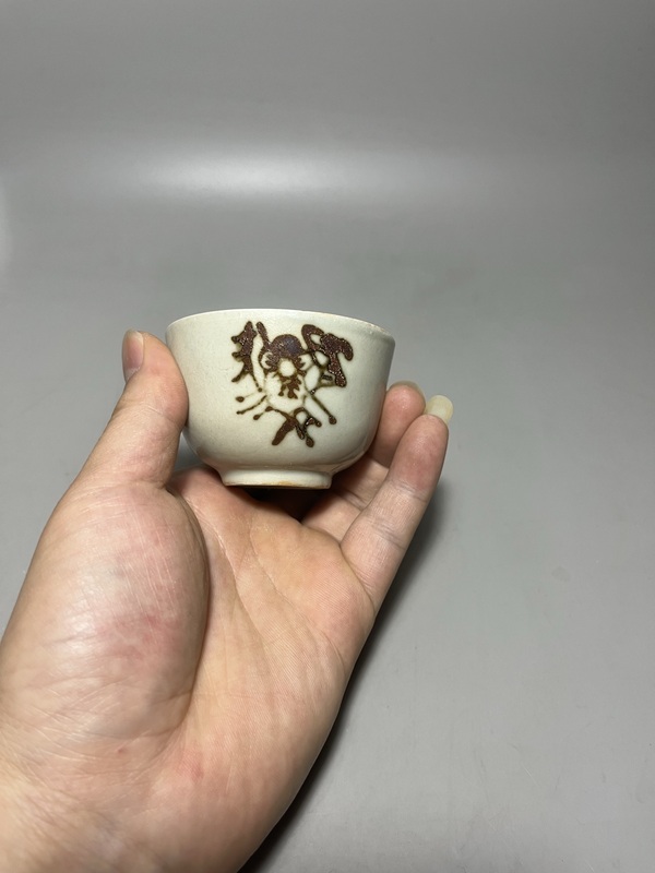 古玩陶瓷鐵銹花鐘杯拍賣,當前價格0元